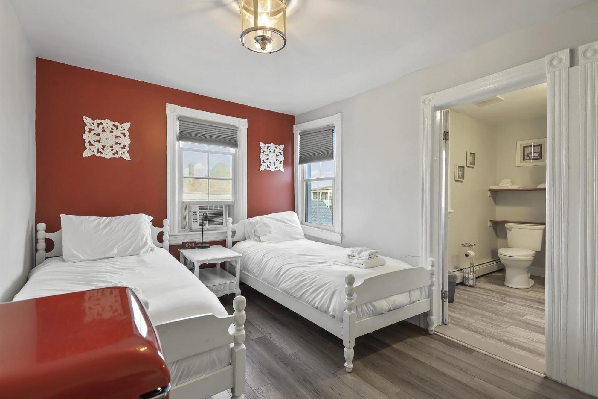 The At Bed & Breakfast Ocean Grove